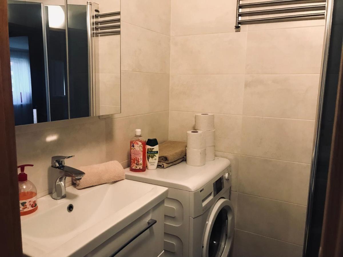 Cozy Central Apartment Талин Екстериор снимка