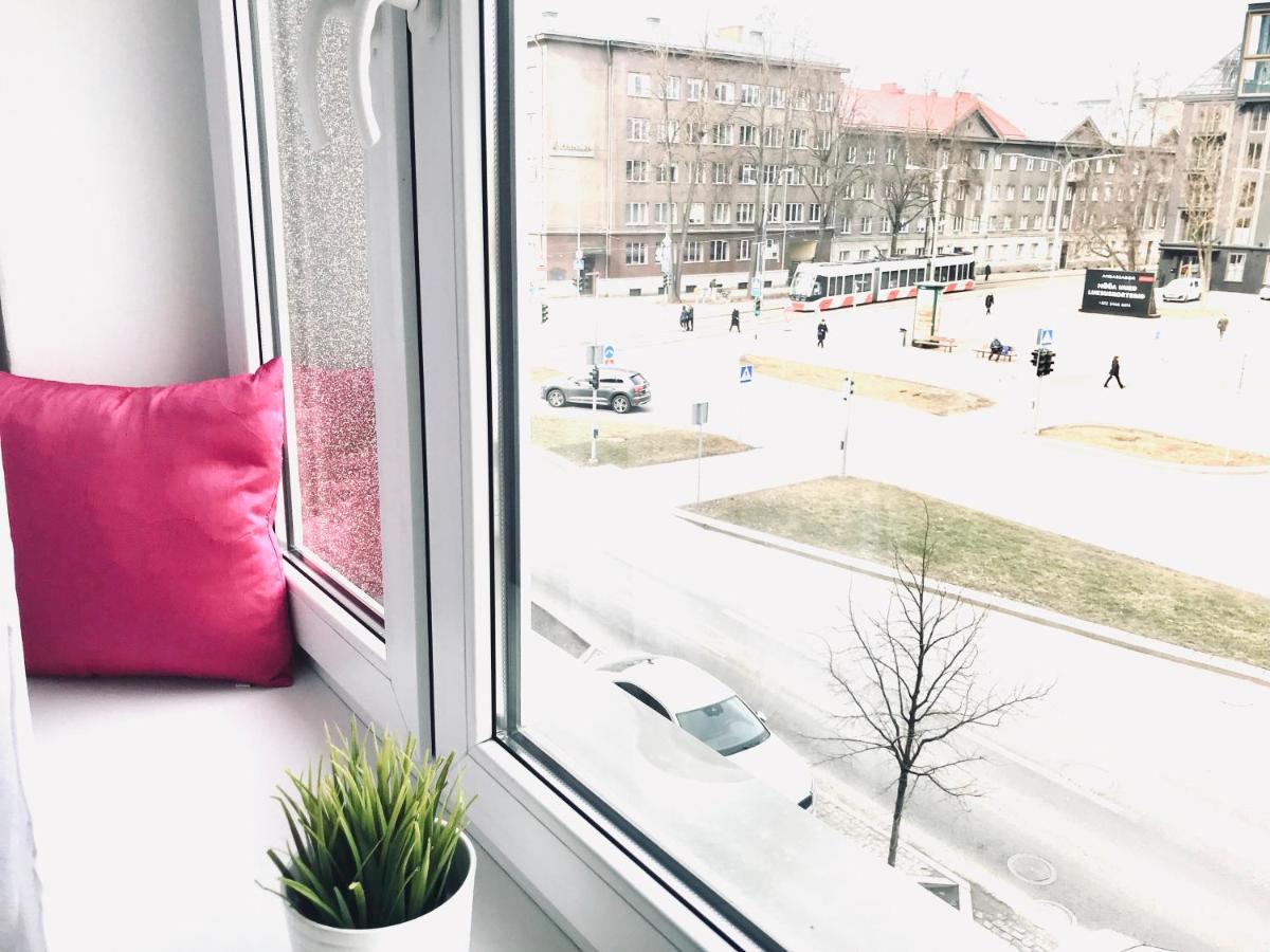 Cozy Central Apartment Талин Екстериор снимка