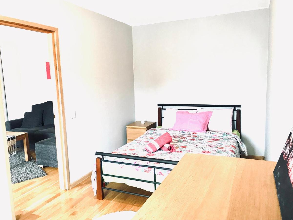 Cozy Central Apartment Талин Екстериор снимка